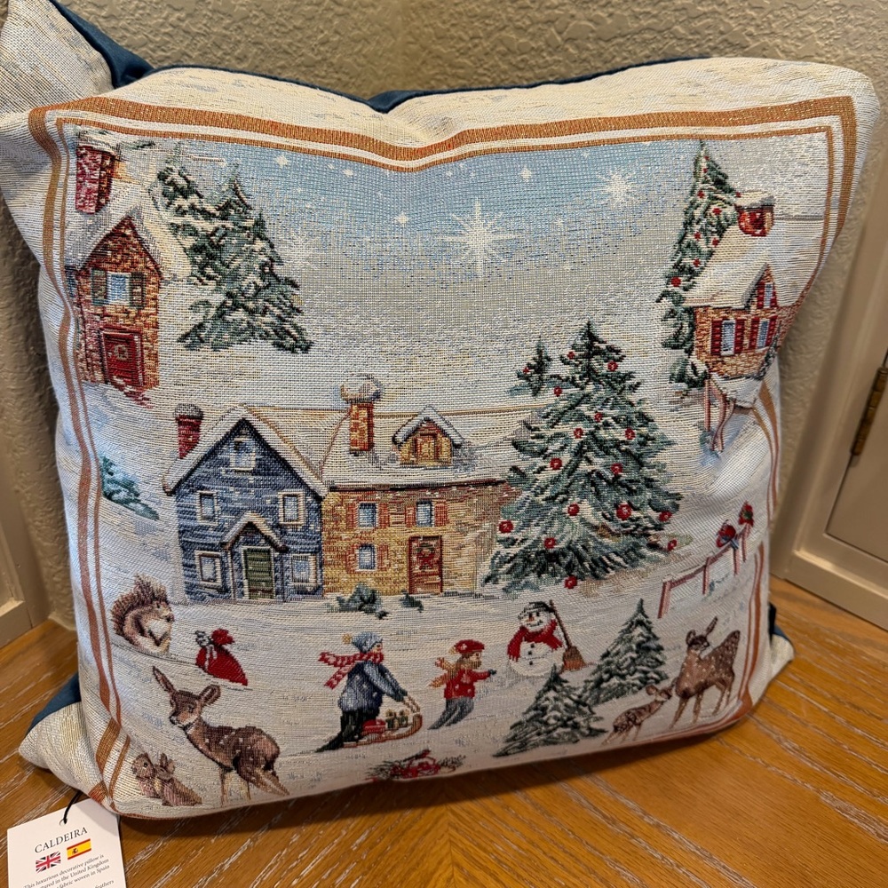 NWT Holiday Village Tapestry Throw Pillow with Winter Scene - Picture 5 of 10